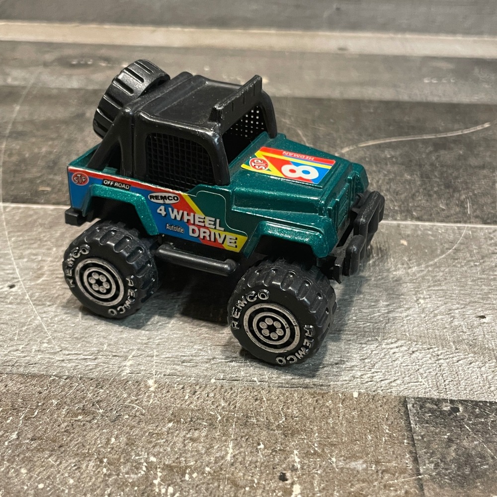 remco green jeep #8 valvoline stp autolite hedman 4 wheel drive 1987 vintage